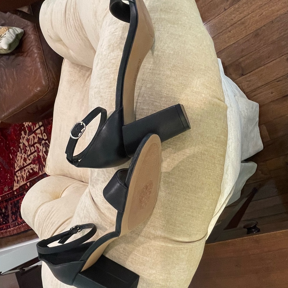 Vince Camuto 3”heels , size 9.5, Black